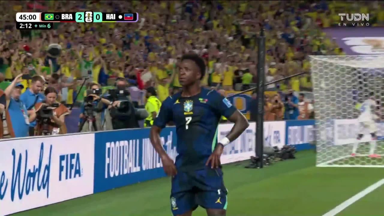 ¡Vinicius hace el tercero! Brasil se va al medio tiempo con gran ventaja