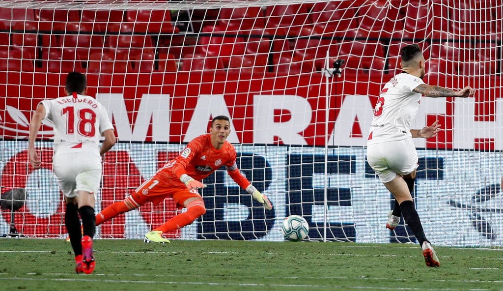 Con un gol desde los 11 pasos de Lucas Ocampos al minuto 83, el Sevilla logra salir del tropiezo y se conforma con un punto.