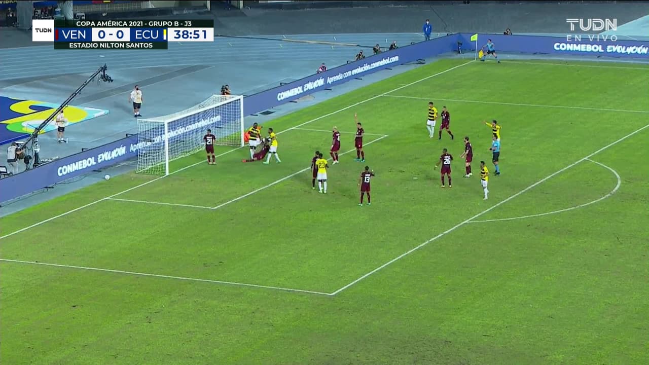 ¡TIRO ATAJADO! disparo por Robert Arboleda.