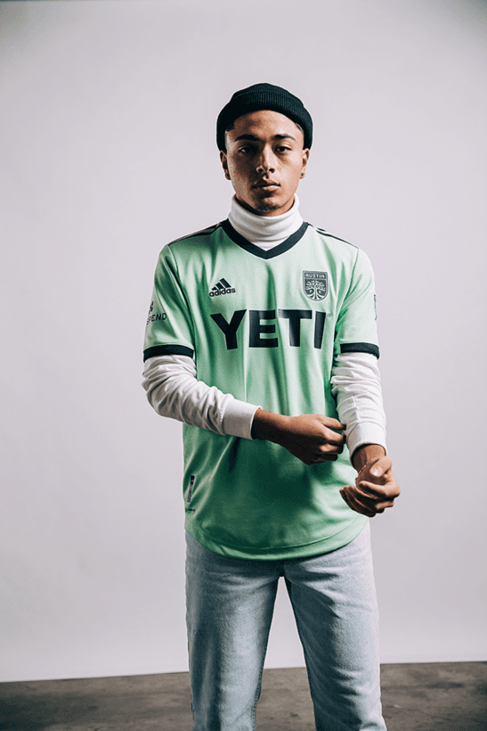 Así se verá la nueva camiseta secundaria del club texano.