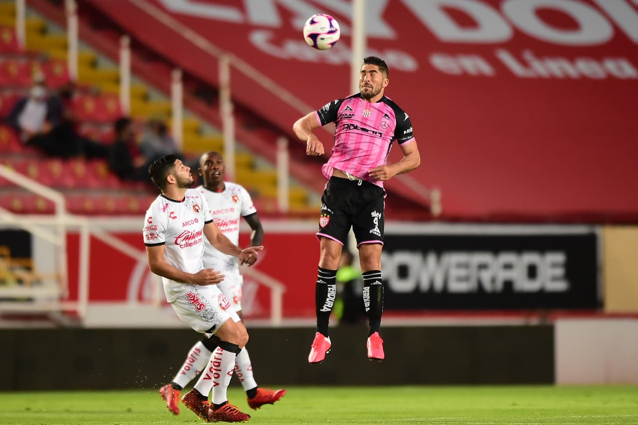 Ian González (4’) abrió el marcador muy temprano en el partido. Malagón se vistió de héroe y atajó un penal para impedir el empate. En la recta final, Arce (81’) metió el tanto de la victoria. Necaxa visitará a Querétaro y Tijuana visitará a Toluca en la J15.