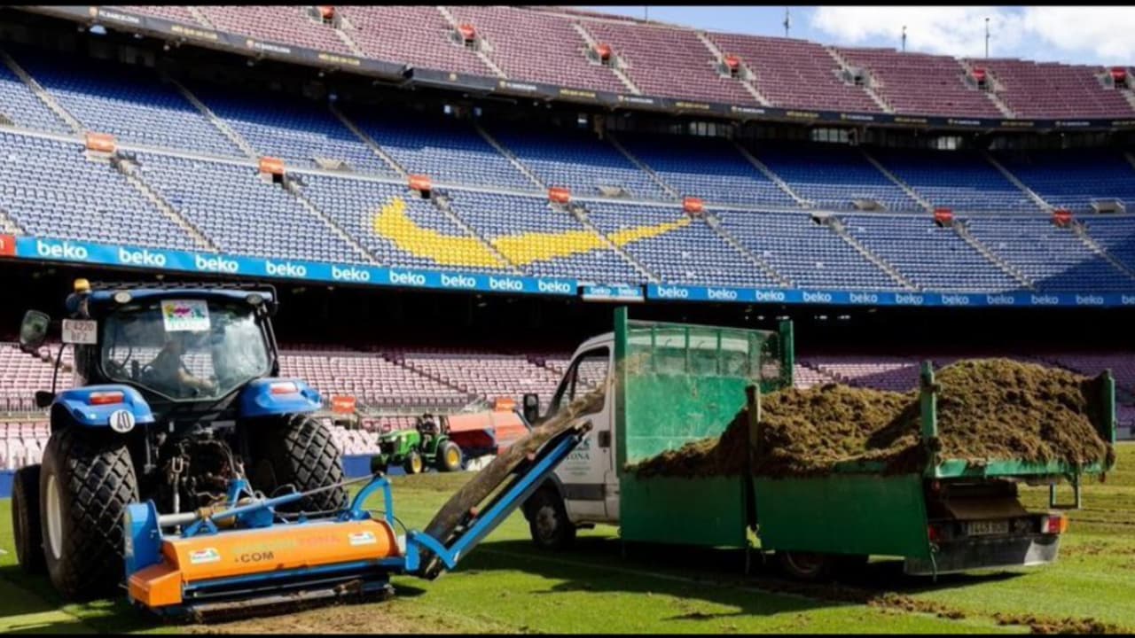Barcelona cambia césped del Camp Nou para próxima temporada