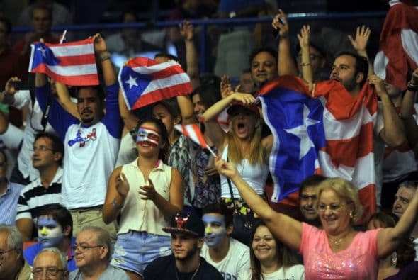 Los puertorriqueños pagaron su mal inicio con un parcial de 27-19 en el primer cuarto, pero se entonaron en el segundo parcial, llegando a colocarse con desventaja de cuatro (30-26) en el minuto 13.