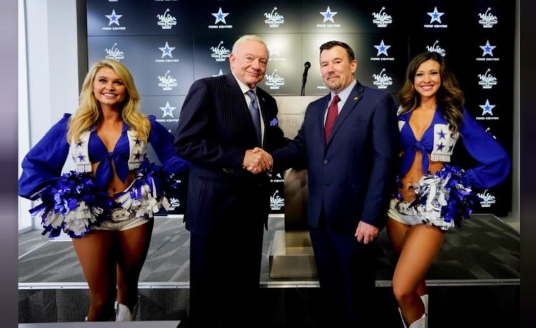 El propietario Jerry Jones al momento de anunciar al WinStar World Casino como el casino oficial de los Dallas Cowboys.