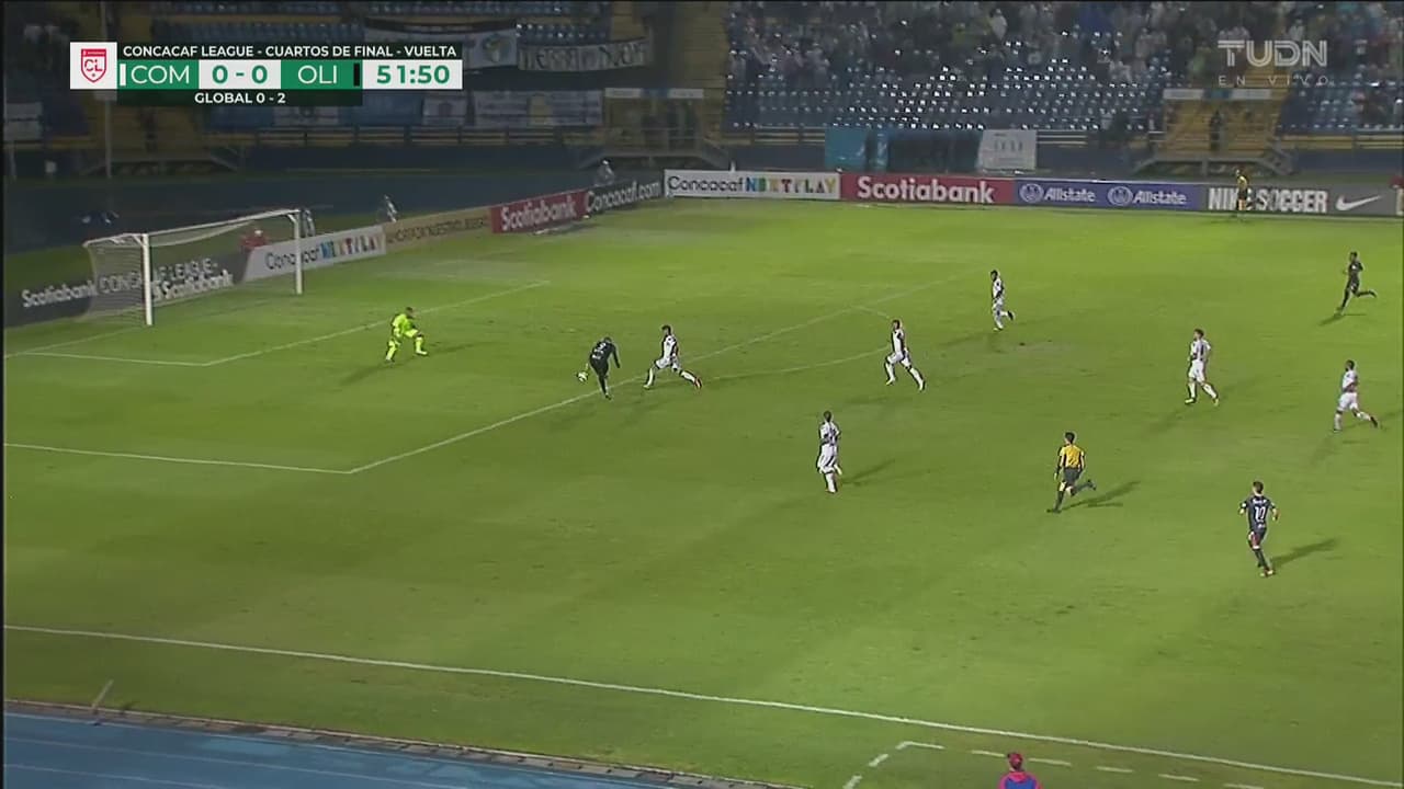 Calderón le gana el ‘mano a mano’ a Benguche y mantiene con vida a Comunicaciones