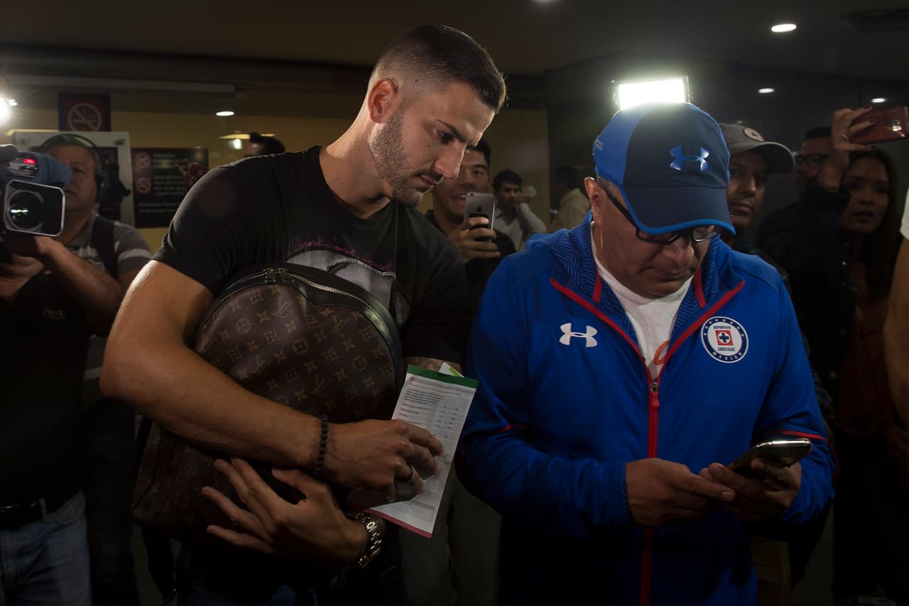 Édgar Méndez llegó a Cruz Azul a la espera de que, con 26 años, pueda contribuir con toda su experiencia y capacidades en la cancha a la ilusión de la 'máquina cementera'.