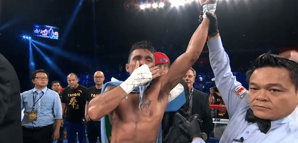 César 'El Distinto' Cuenca derrotó a Ik Yank por el títulowélter jr FIB