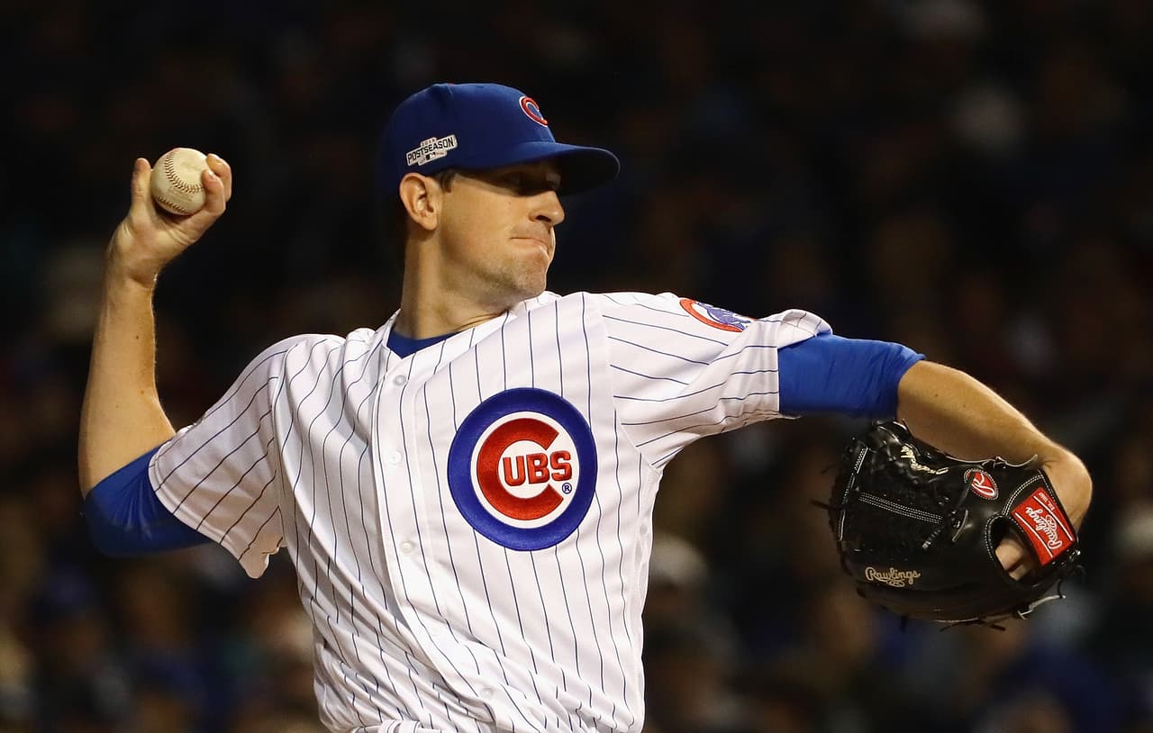 El lanzador diestro Kyle Hendricks, de 26 años, tiene 16 juegos ganados y ocho perdidos, con un triunfo y una derrota en la actual postemporada.