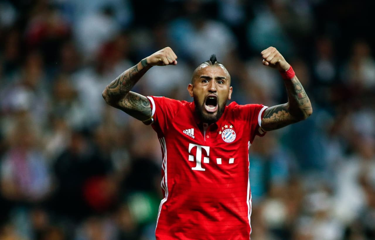 Este señor se llama Arturo Vidal y juega en el Bayern Munich. También estará en la Copa Confederaciones 2017.