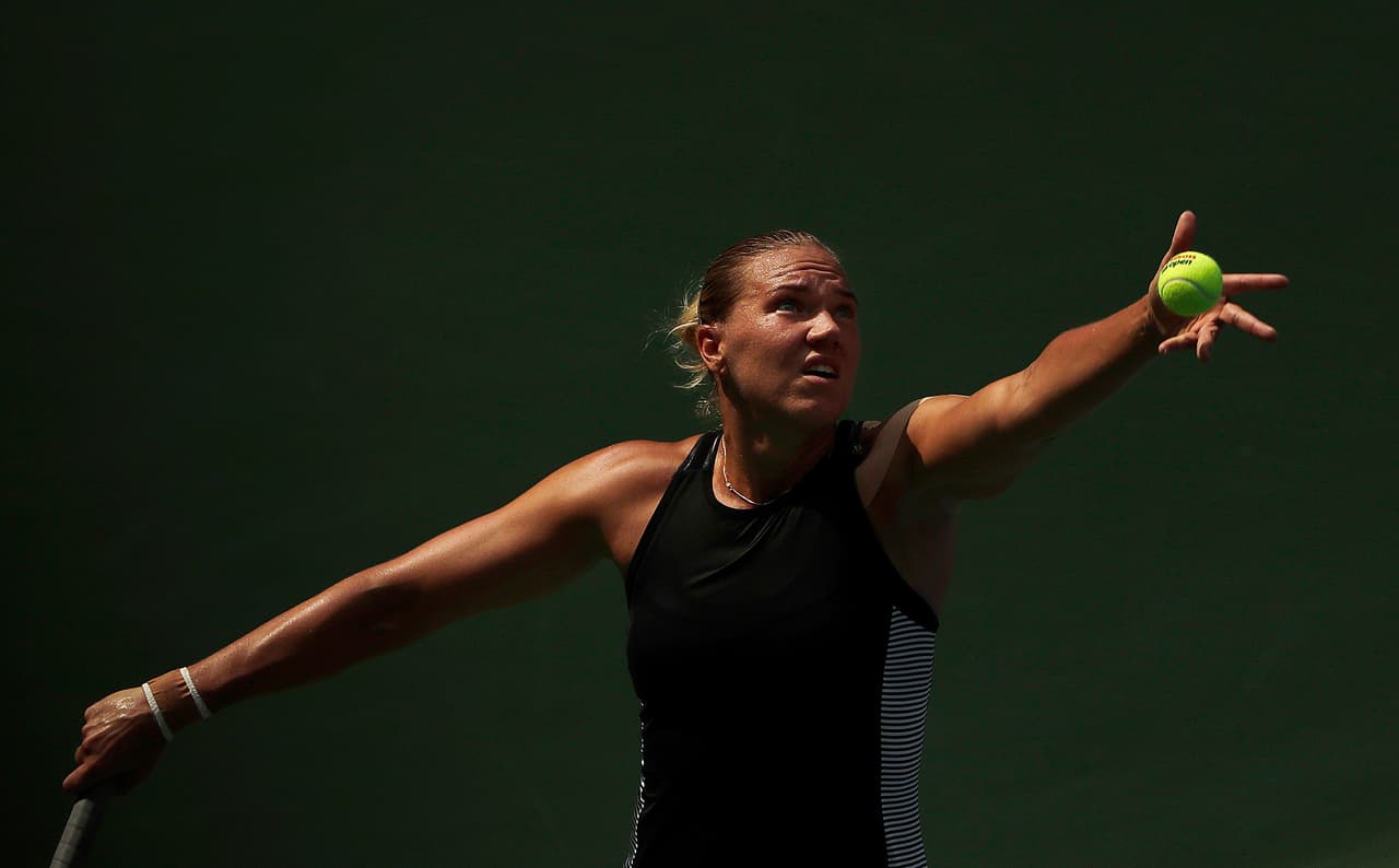 La jugadora de Estonia se enfrentaba por segunda vez a la número uno del mundo para empatar a 1/1 la serie después que había perdido en el 2014 en Doha contra la rumana.