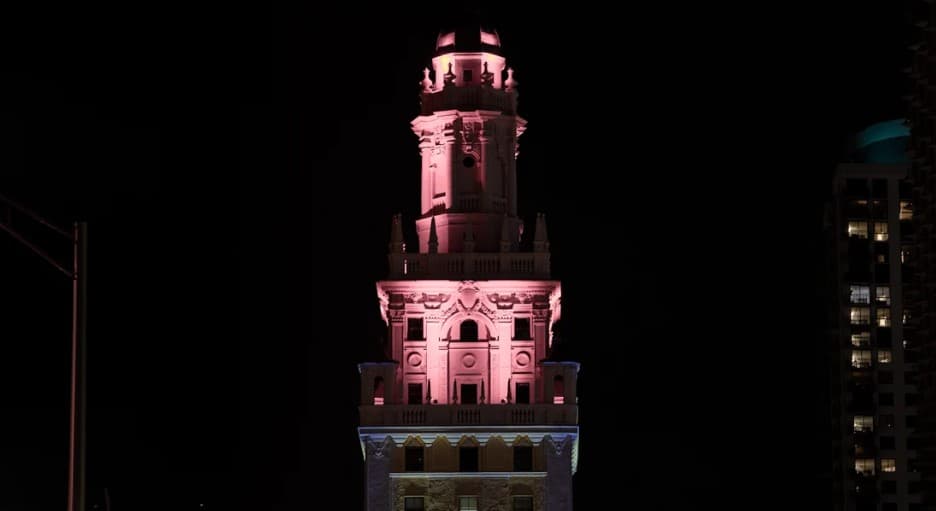 Museum of Science, University of Miami, New World Symphony, The Paramount Miami Worldcenter, Miami Tower y más edificios icónicos, se unieron para apoyar a los de David Beckham en su encuentro ante Nashville.