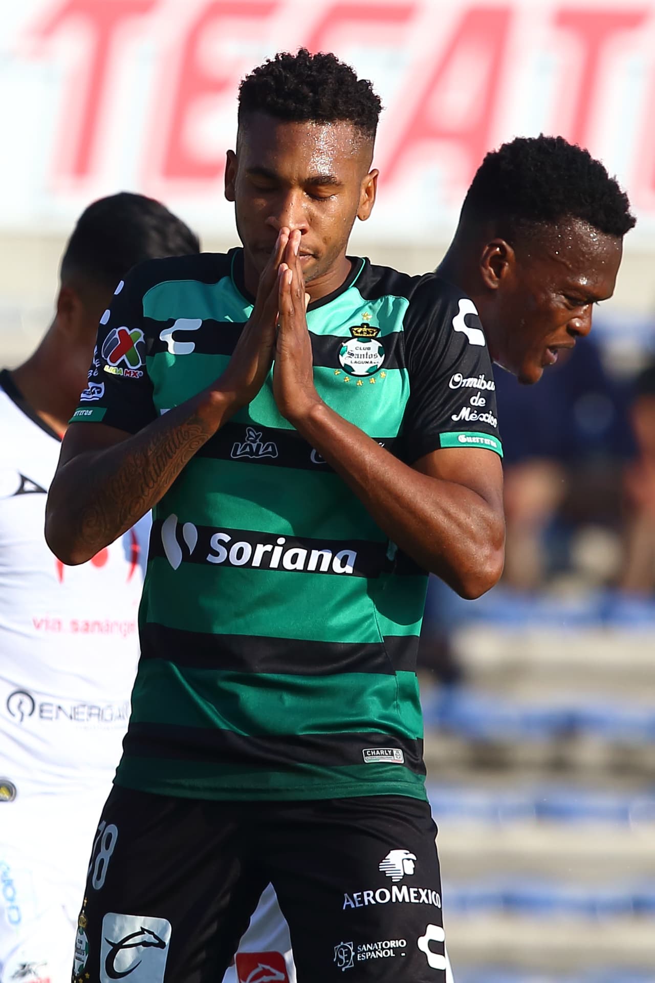La falta de contundencia en el área rival le costó cara a Santos Laguna, que no pudo abrir el marcador. Ayrton Preciado recordará la opción que falló al minuto 35.