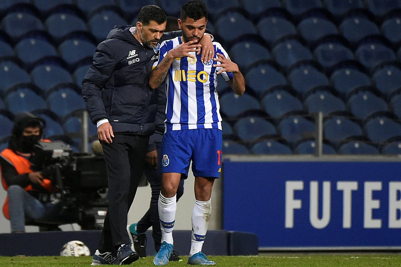 Sérgio Conceição con el 'Tecatito' Corona en el Porto.