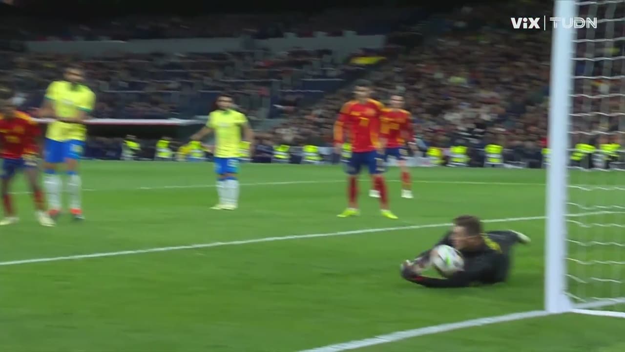 España busca el tercero con cañonazos a larga distancia