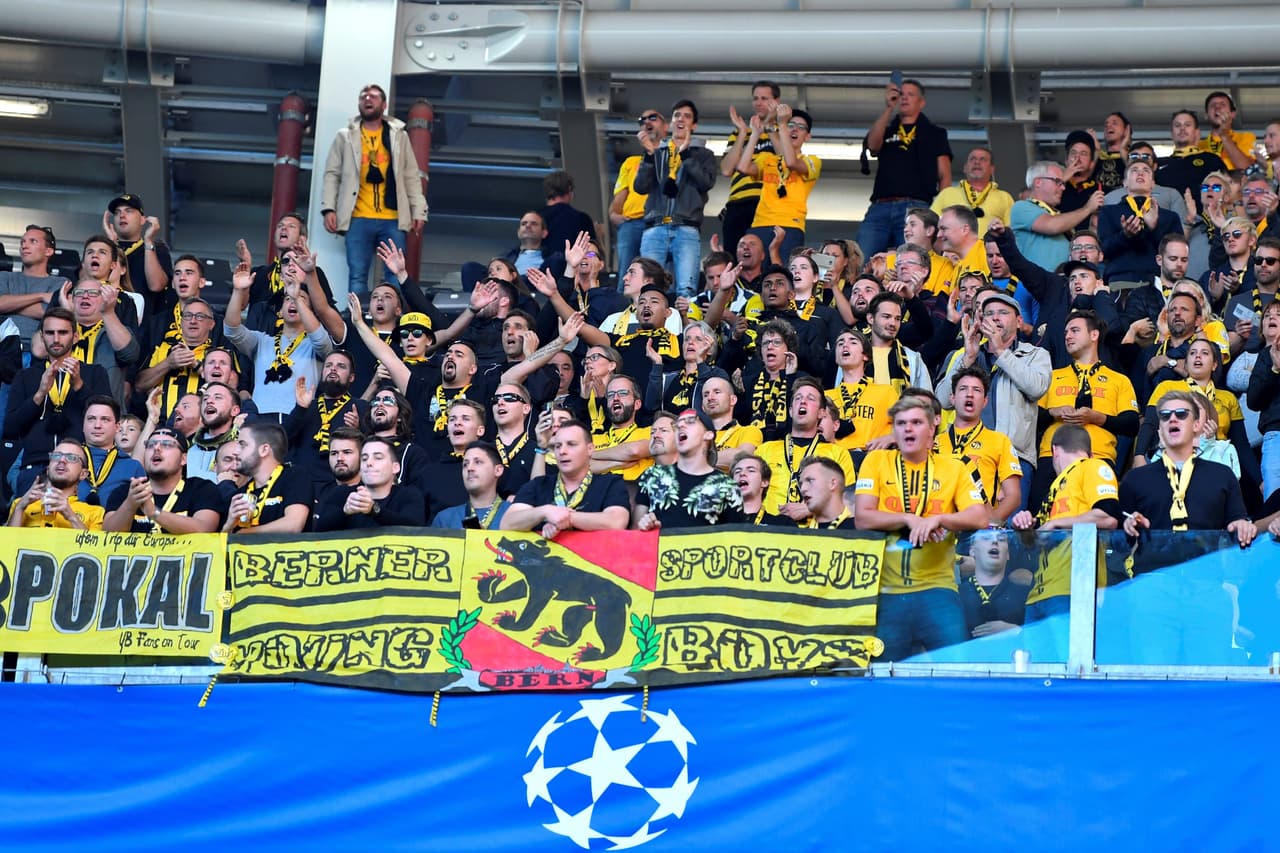 Buen ambiente vivían los visitantes, que esperaban un triunfo histórico.