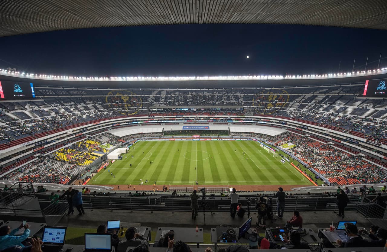 El Estadio Azteca lució sus mejores galas para recibir a la Selección Mexicana en este partido de eliminatoria mundialista.