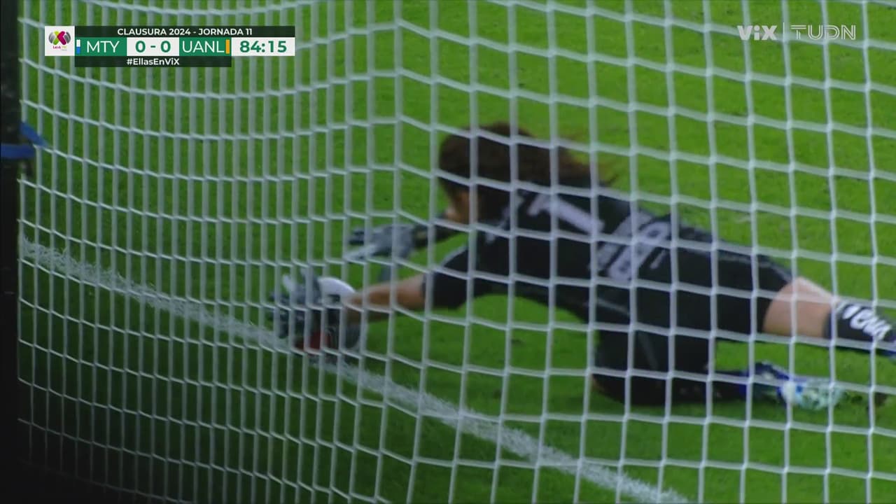 ¡Casi se infarta Santiago! La pelota se quedó a unos milímetros de entrar