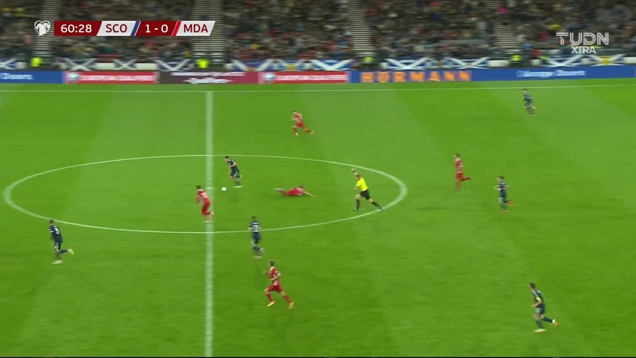 ¡TIRO ATAJADO! disparo por Kevin Nisbet.