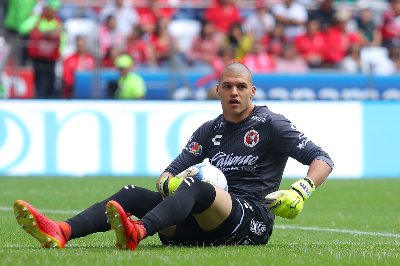 <b>Lo peor: </b>Toluca goleó 3-0 a Tijuana con una actuación para el olvido de Gibran Lajud, que colaboró en dos de los tres goles que 'los Diablos' le propinaron a los Xolos (Imago7).