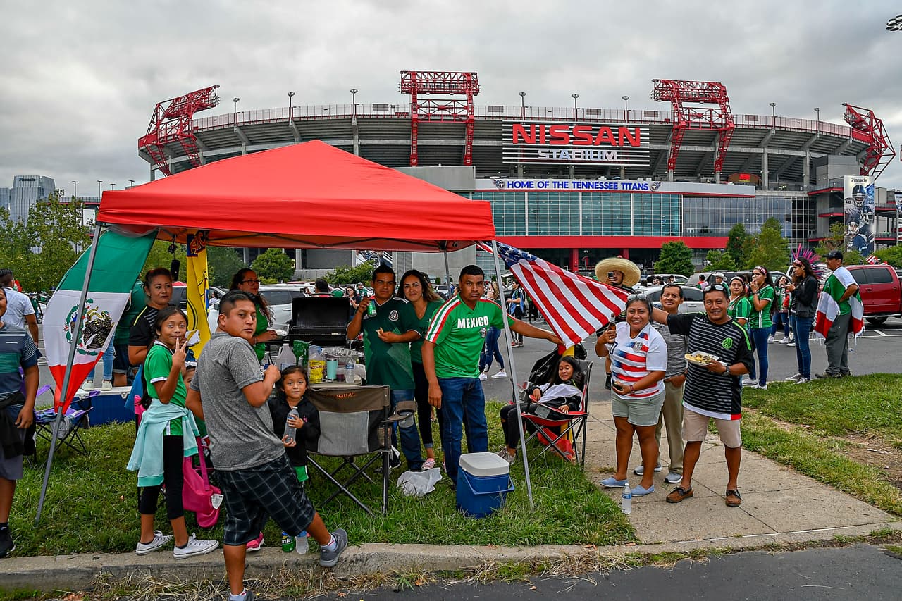 Nunca puede faltar la comida en un juego de esta naturaleza.