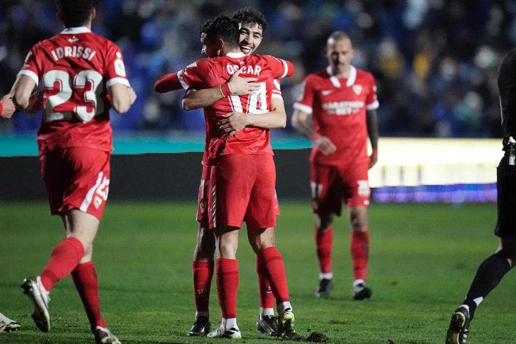 Sevilla gana y Villarreal golea en la Copa del Rey | Todos los resultados del arranque de la segunda ronda de la competición española. | Sevilla despachó al Linares 0-2 en el Municipal de Linarejos.