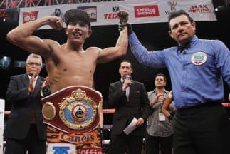 Miguel 'Alacrán' Berchelt ganó título NABO a René 'Chirizo' González