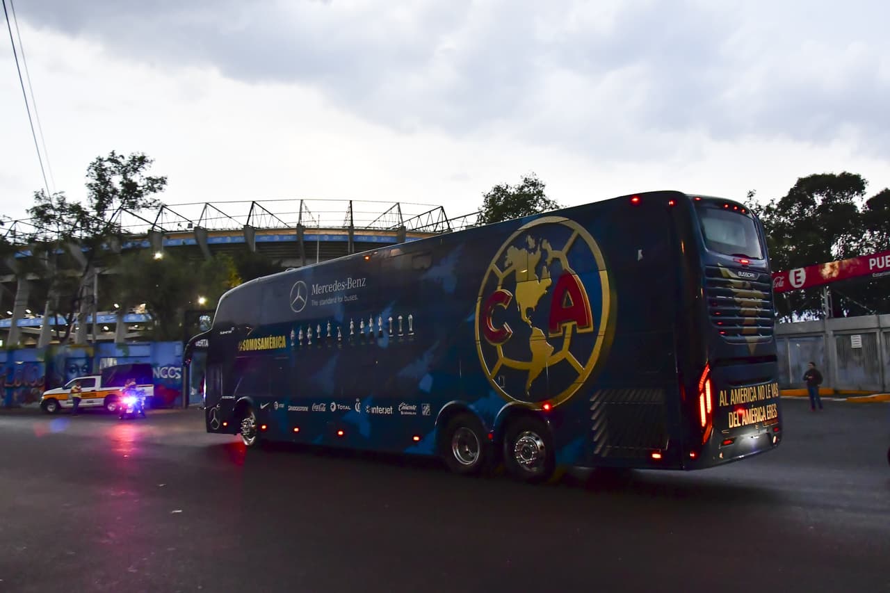 Las Águilas y la Máquina llegaron al 'Coloso de Santa Úrsula' pero la afición se escondió.