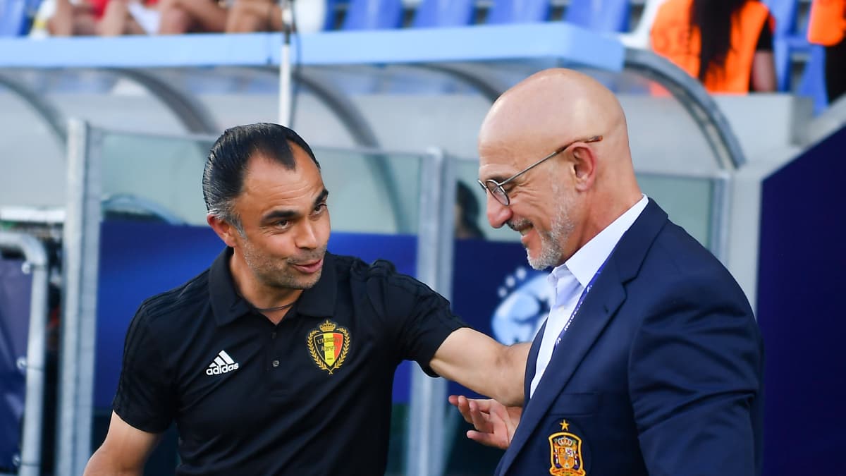 Johan Walem tampoco la pasó bien en el incio del campeonato ya que perdió Bélgica con Polonia por 3-2.