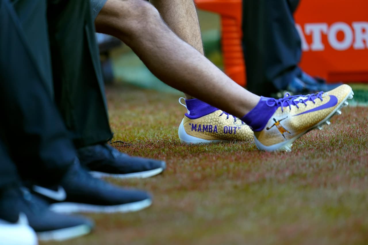 San Francisco 49ers wide receiver Dante Pettis wears cheats honoring Kobe Bryant before the NFL Super Bowl 54 football game against the Kansas City Chiefs Sunday, Feb. 2, 2020, in Miami. (AP Photo/David J. Phillip)