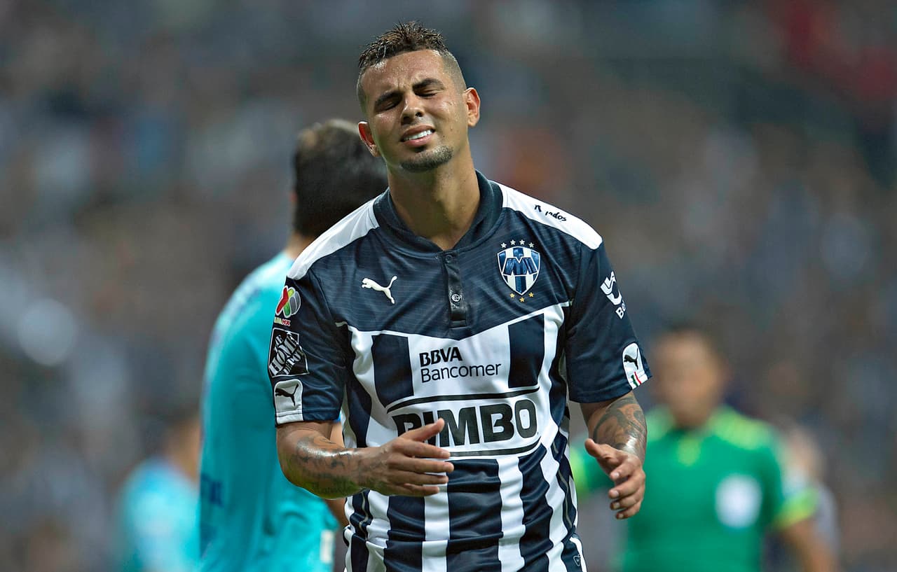 Edwin Cardona: Partido para el olvido. Falló un penal a los 32 minutos del partido, el 'Conejo' le tapó sus remates a distancia y, tras el penal, se vio confuso con la pelota. Calificación: 5.