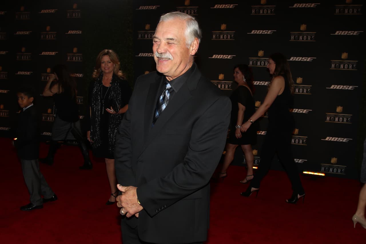 Las personalidades más importantes de la NFL se dieron cita en Santa Clara, California para el NFL Honors, aquí las mejores imágenes de la alfombra roja.