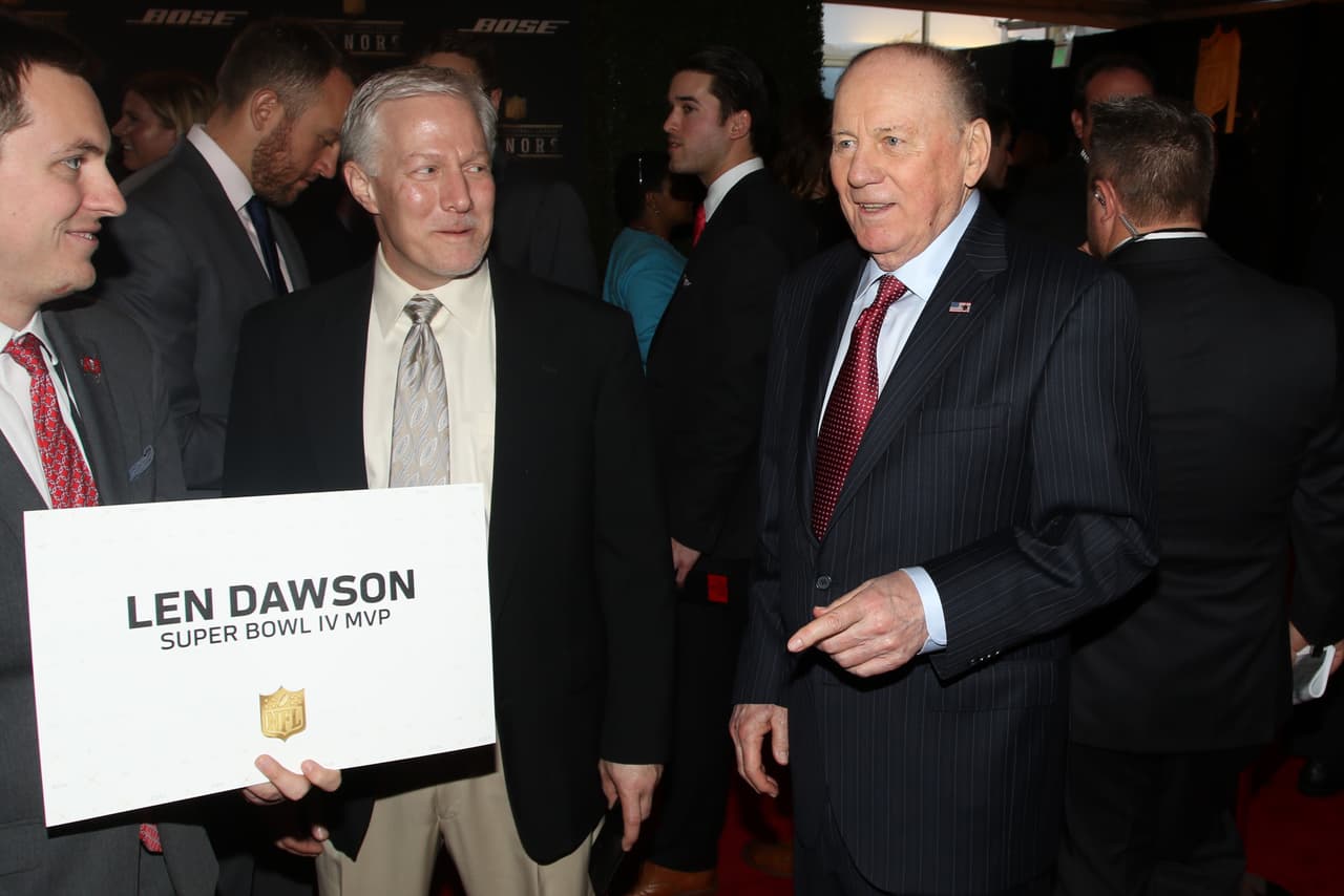 Las personalidades más importantes de la NFL se dieron cita en Santa Clara, California para el NFL Honors, aquí las mejores imágenes de la alfombra roja.