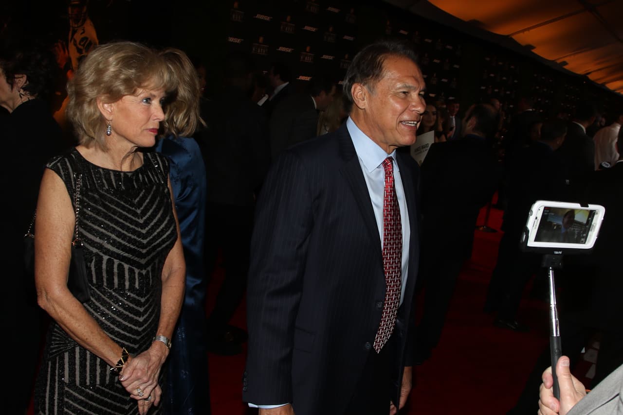 Las personalidades más importantes de la NFL se dieron cita en Santa Clara, California para el NFL Honors, aquí las mejores imágenes de la alfombra roja.