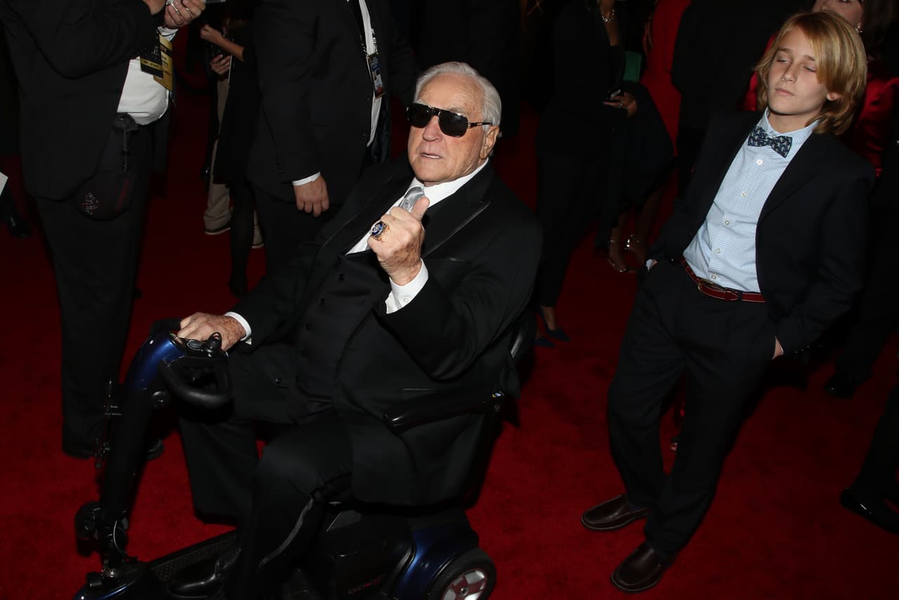 Las personalidades más importantes de la NFL se dieron cita en Santa Clara, California para el NFL Honors, aquí las mejores imágenes de la alfombra roja.