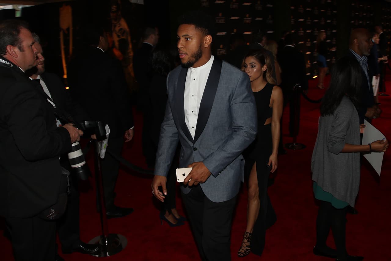 Las personalidades más importantes de la NFL se dieron cita en Santa Clara, California para el NFL Honors, aquí las mejores imágenes de la alfombra roja.