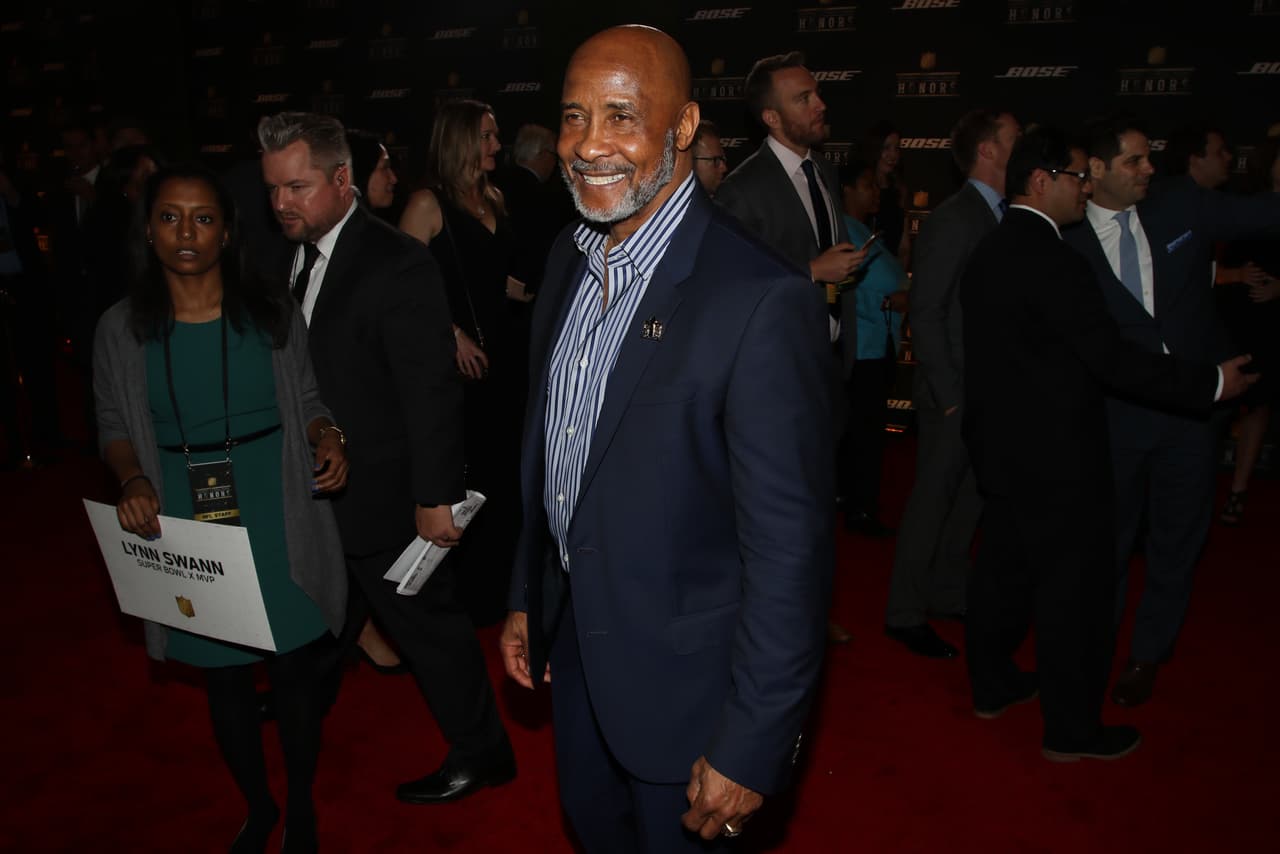 Las personalidades más importantes de la NFL se dieron cita en Santa Clara, California para el NFL Honors, aquí las mejores imágenes de la alfombra roja.