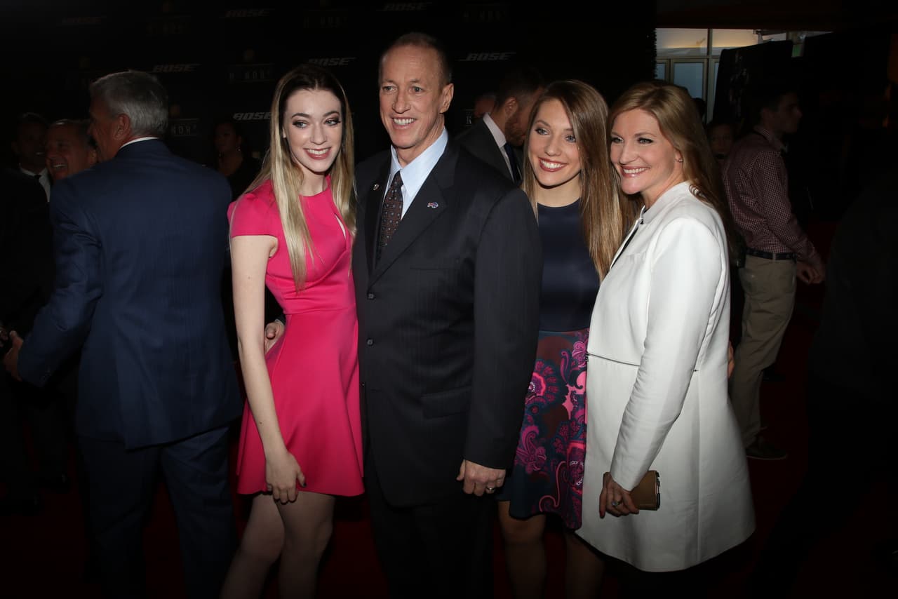 Las personalidades más importantes de la NFL se dieron cita en Santa Clara, California para el NFL Honors, aquí las mejores imágenes de la alfombra roja.
