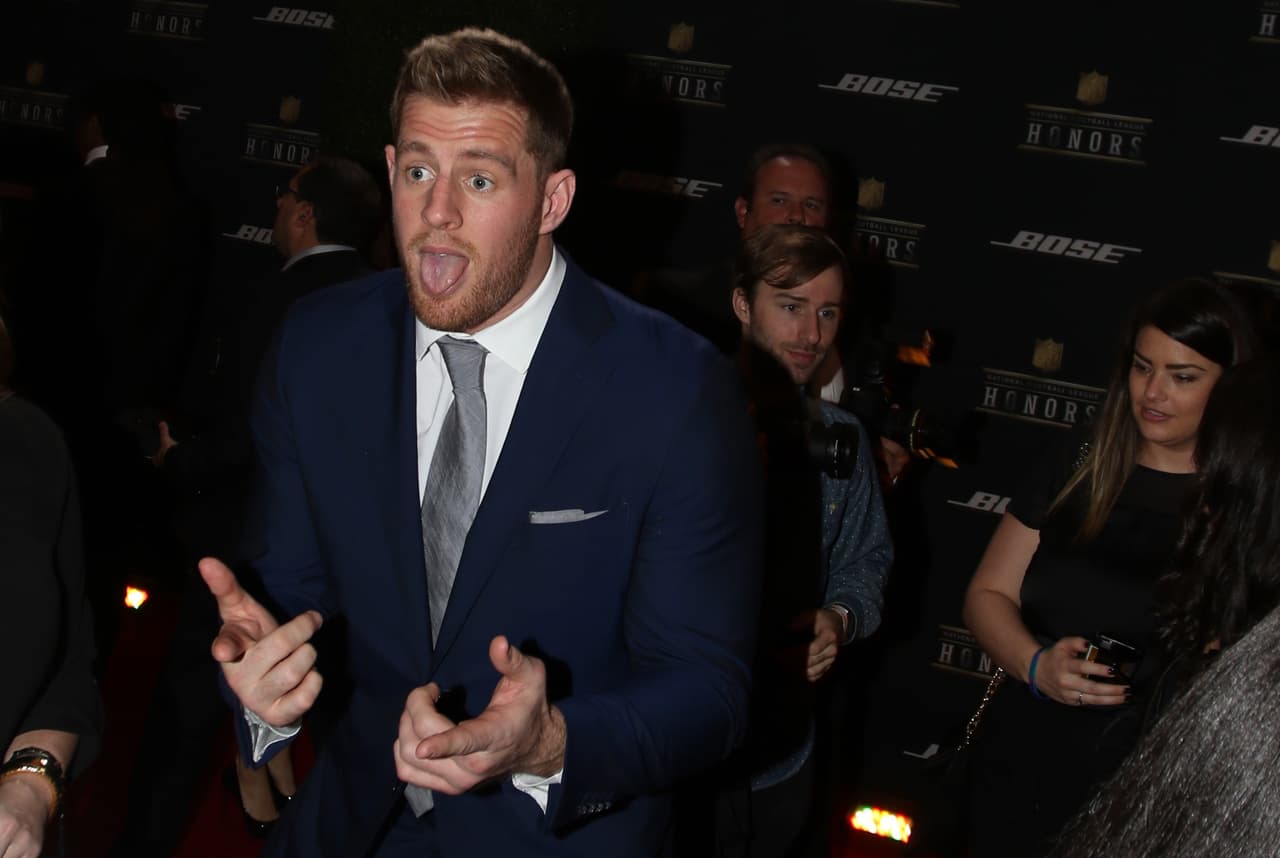 Las personalidades más importantes de la NFL se dieron cita en Santa Clara, California para el NFL Honors, aquí las mejores imágenes de la alfombra roja.