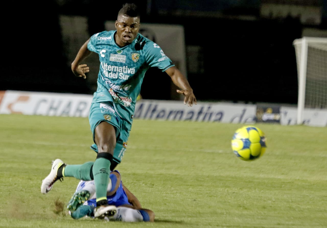 Tras el descenso de Jaguares de Chiapas, el colombiano Félix Micolta busca equipo en la Liga MX. Se habla de un interés de La Máquina.
