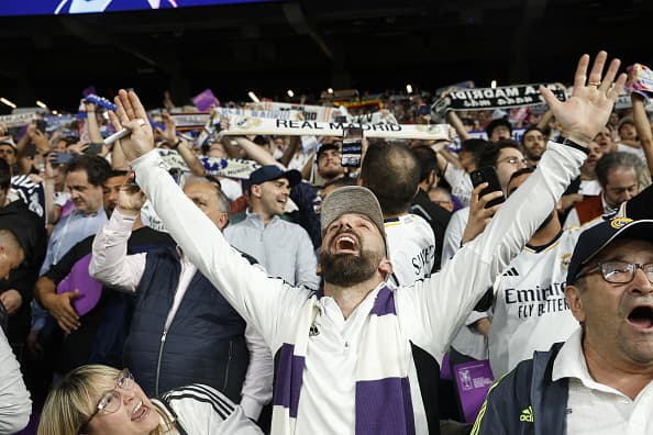 Fans del Real Madrid entonaron el "¡cómo no te voy a querer!"