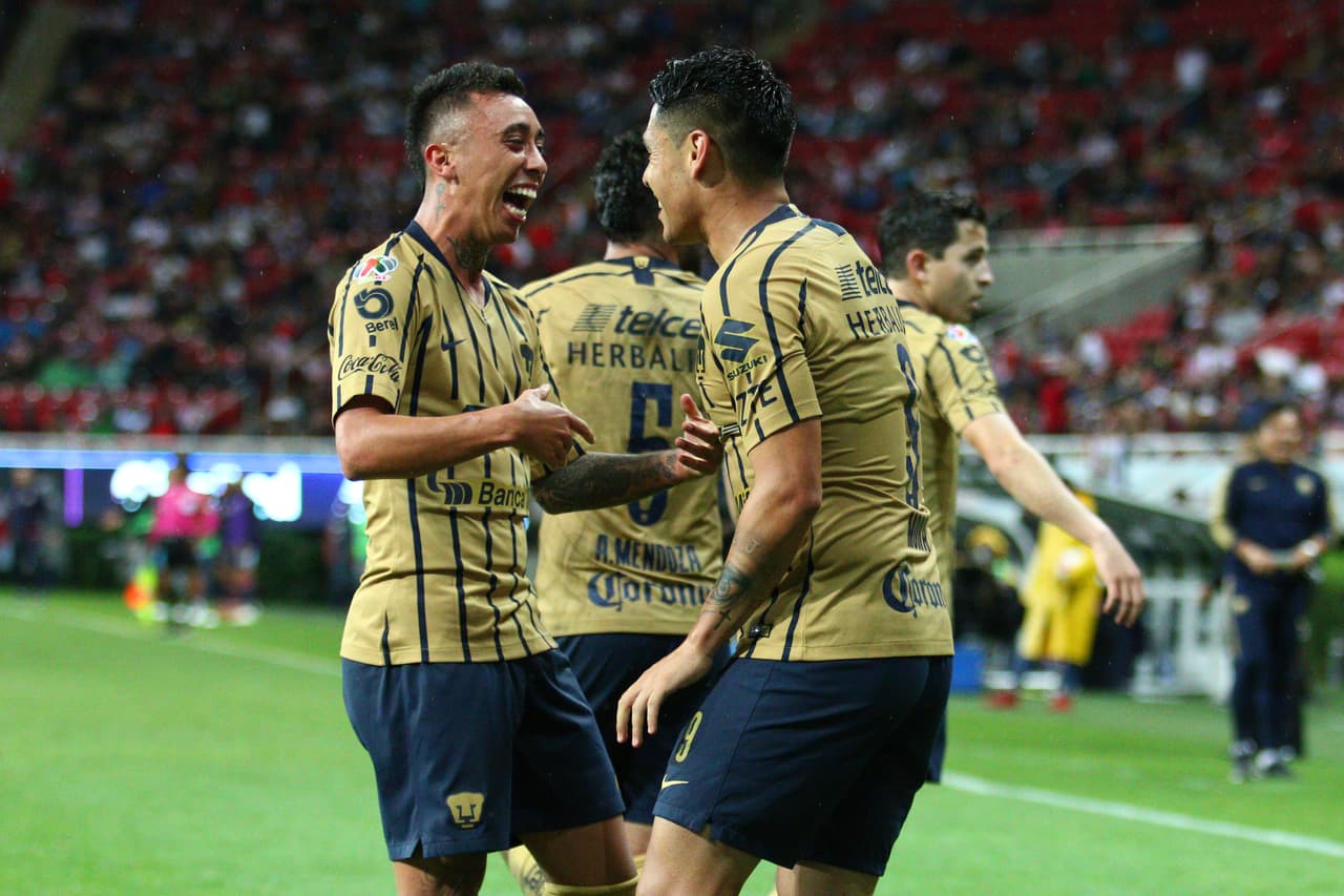 <b>Lo mejor: </b>Pumas terminó con una racha de 36 años sin ganar un partido de liga como visitante ante Chivas y se mantiene en la lucha por el liderato.