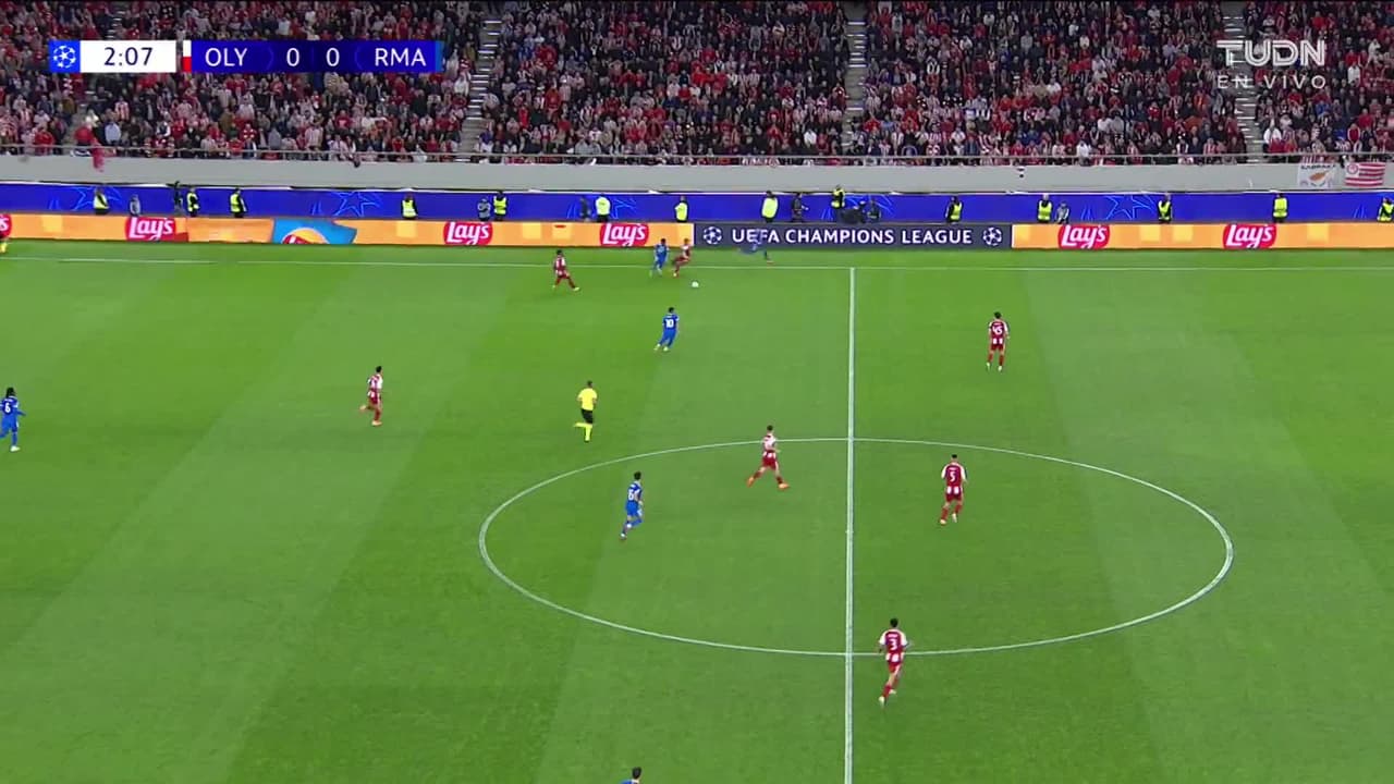 ¡TIRO ATAJADO! disparo por Vinícius Júnior.