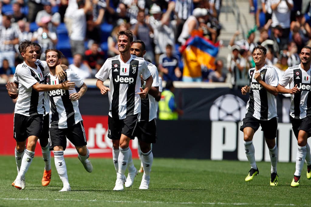 11)
<b>Juventus FC</b>. El equipo llamado también la
<i>Vecchia Signora</i> es el más costoso de la Serie A italiana, con un valor mercado de 803 millones de euros.