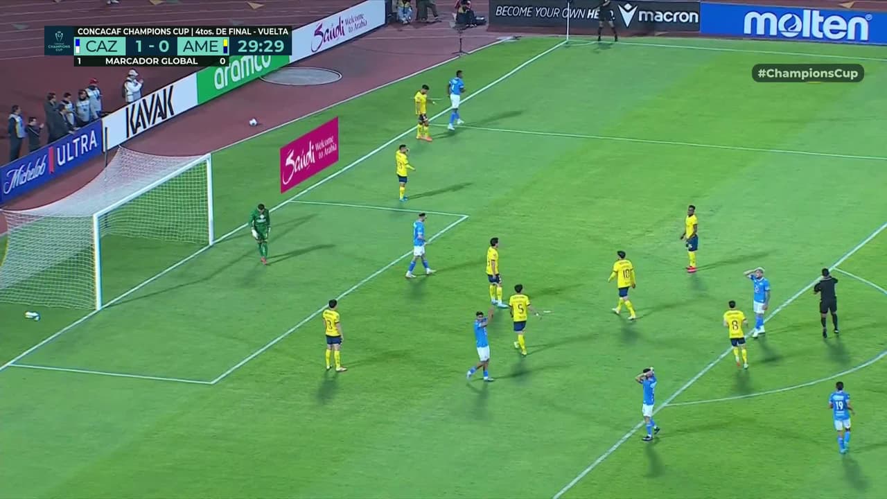 ¡TIRO ATAJADO! disparo por Ignacio Rivero.