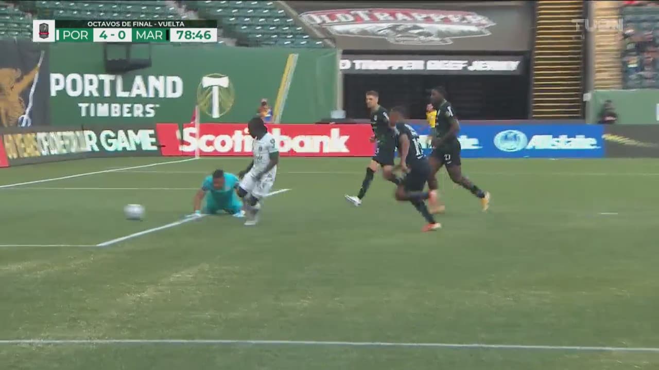 ¡Se cae el ídolo! Denovan Torres le ‘regala’ el 4-0 a Yimmi Chará