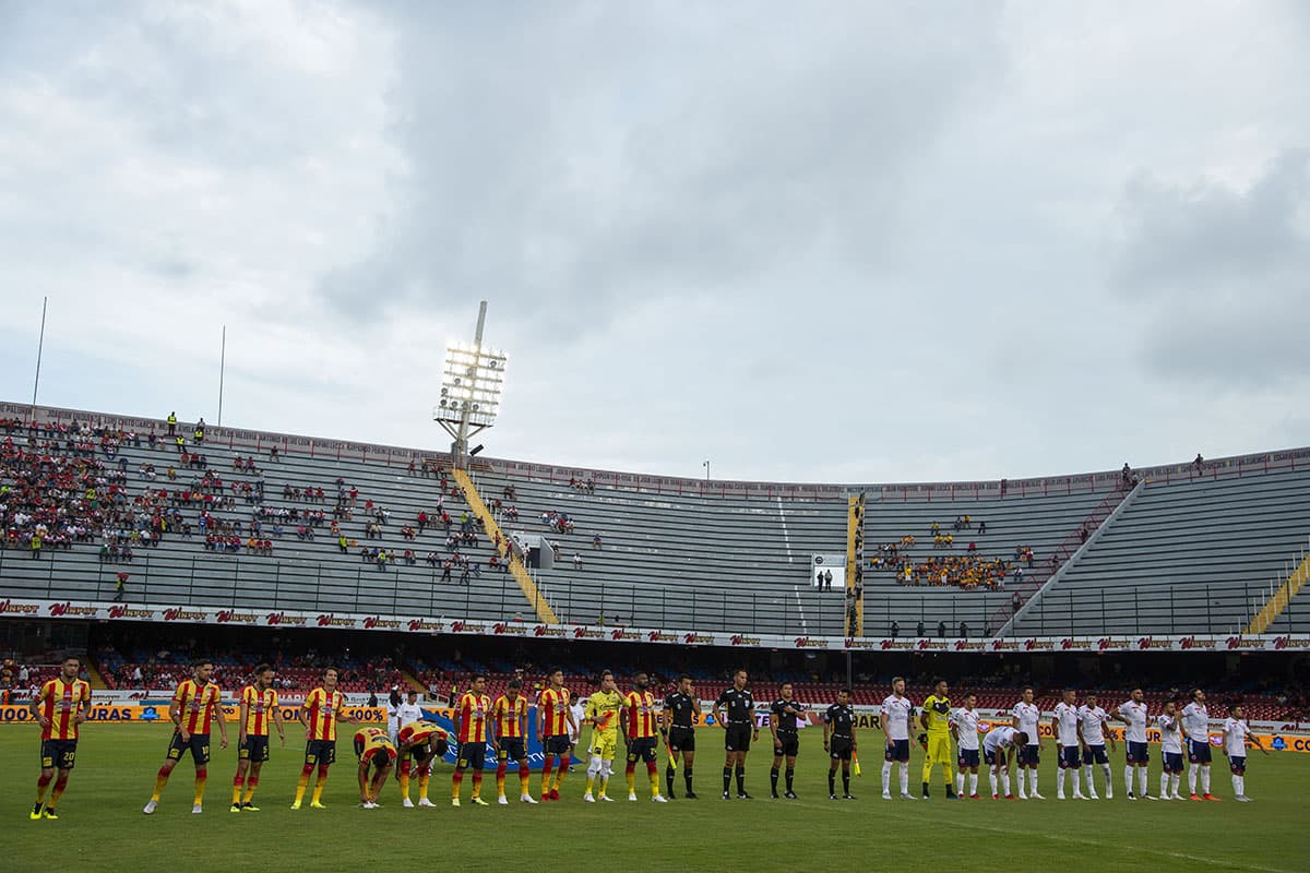 Foto de accion del partido Veracruz vs Morelia correspondiente a la jornada 3 del torneo Apertura 2018 de la Liga BBVA Bancomer desde el estadio Luis Pirata Fuente . EN LA FOTO: Action photo of the match Veracruz vs Morelia corresponding to day 3 of the 2018 Apertura tournament of Liga BBVA Bancomer from the Luis Pirata Fuente stadium. IN THE PHOTO: