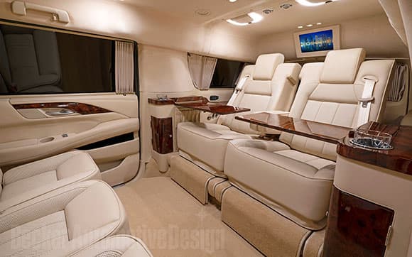 A través del sitio Becker Automotive Design Tom Brady puso a la venta su Cadillac Escalade 2018. Cuenta con amenidades como escritorios, asientos reclinables, internet y pantallas. ¡Es un jet privado!