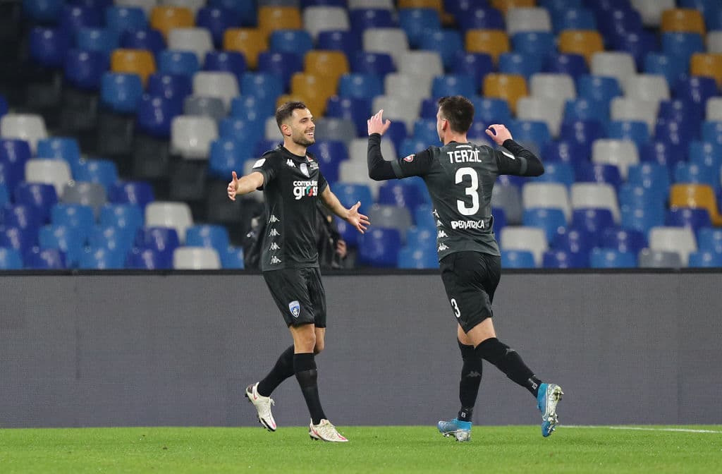 Di Lorenzo (18’), asistido por el mexicano adelantaba a los de Gattuso. Bajrami (33’) igualó el marcador, pero el ‘Chucky’ (38’) regresaba la ventaja al Napoli. Nuevamente Bajrami (68’) emparejaba hasta que apareció Petagna (76’) para hacer el del triunfo.