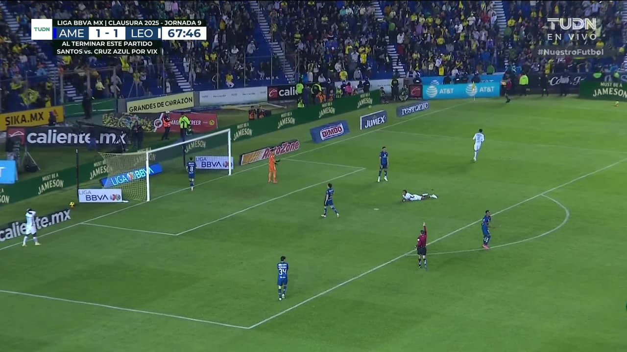 ¡TIRO ATAJADO! disparo por Jhonder Cádiz.