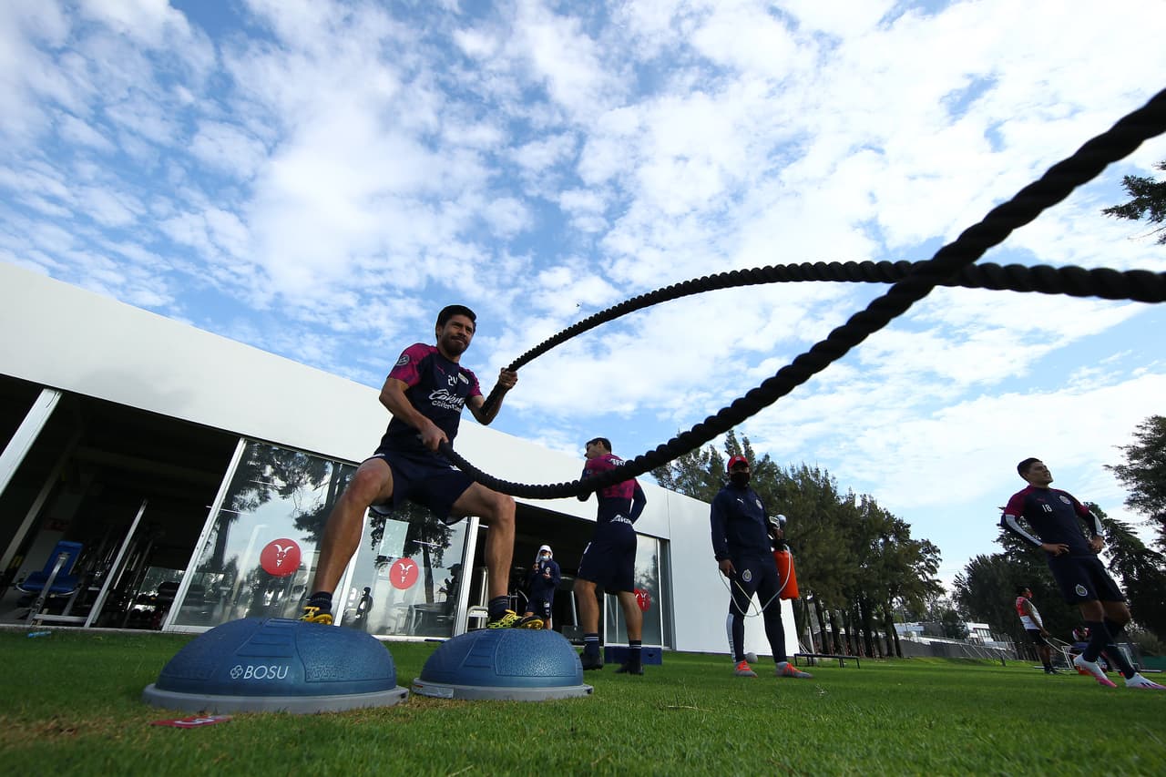 Chivas realiza tercera prueba y está libre de coronavirus